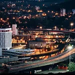 B Bruxelles Airport Bonheur *