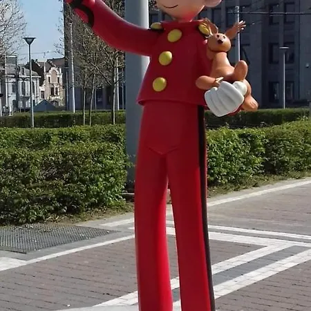 B Bruxelles Airport Bonheur *